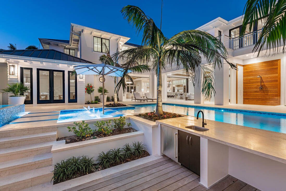 swim up bar
