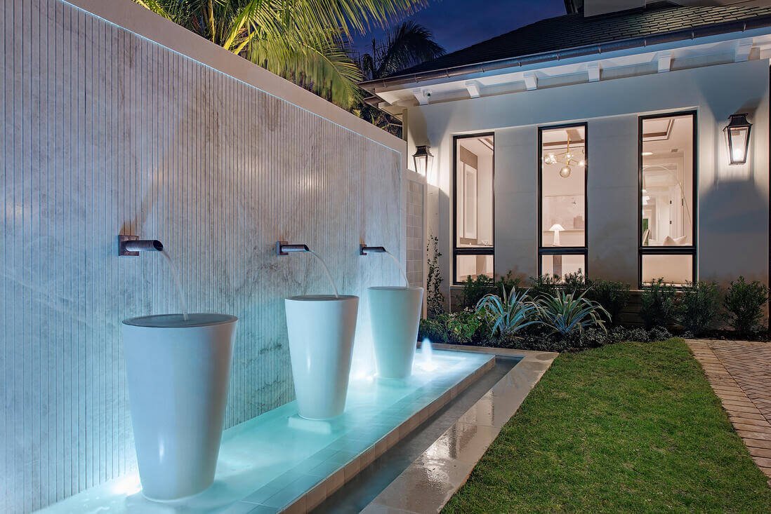 swimming pool water features